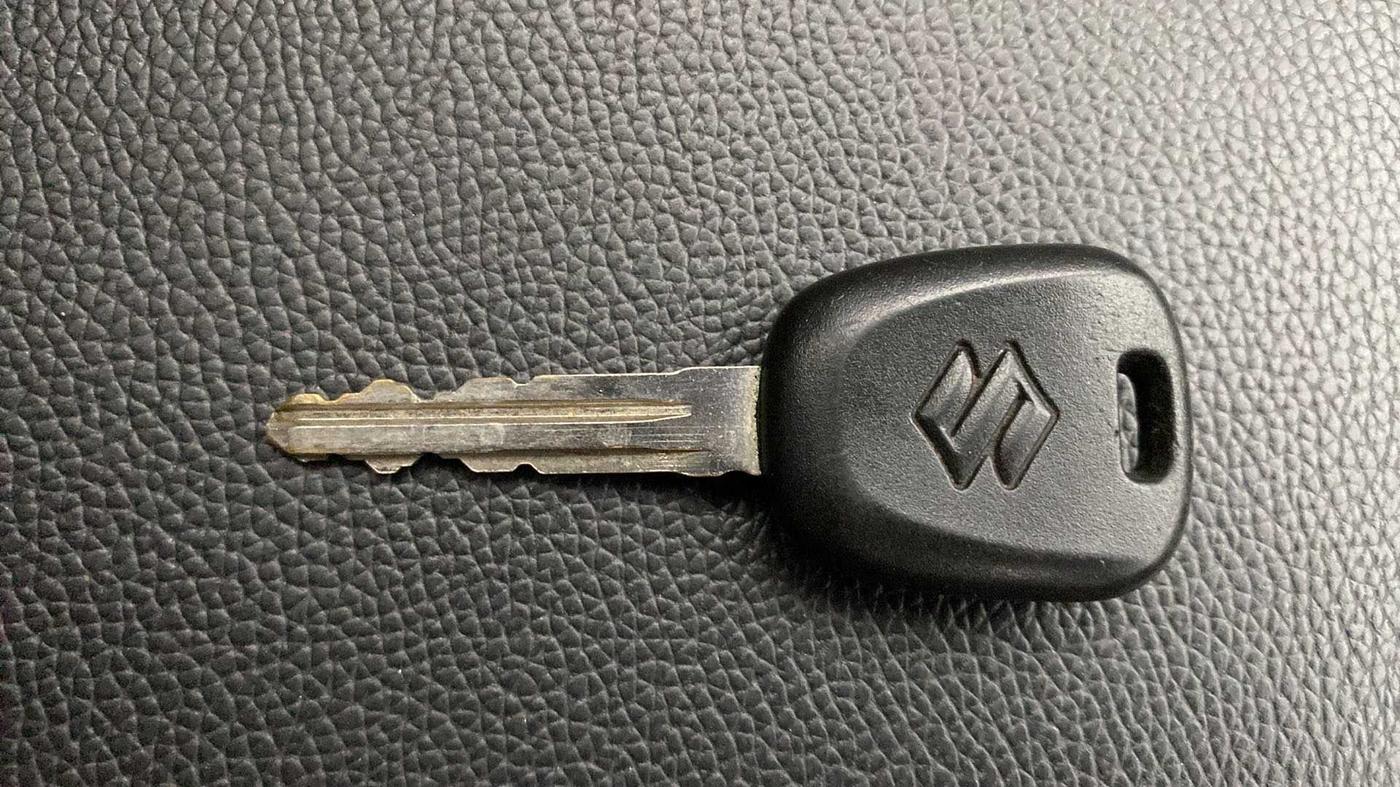 2018 Maruti Alto 800 LXI, Petrol, Manual, 24,197 km, Key Close Up