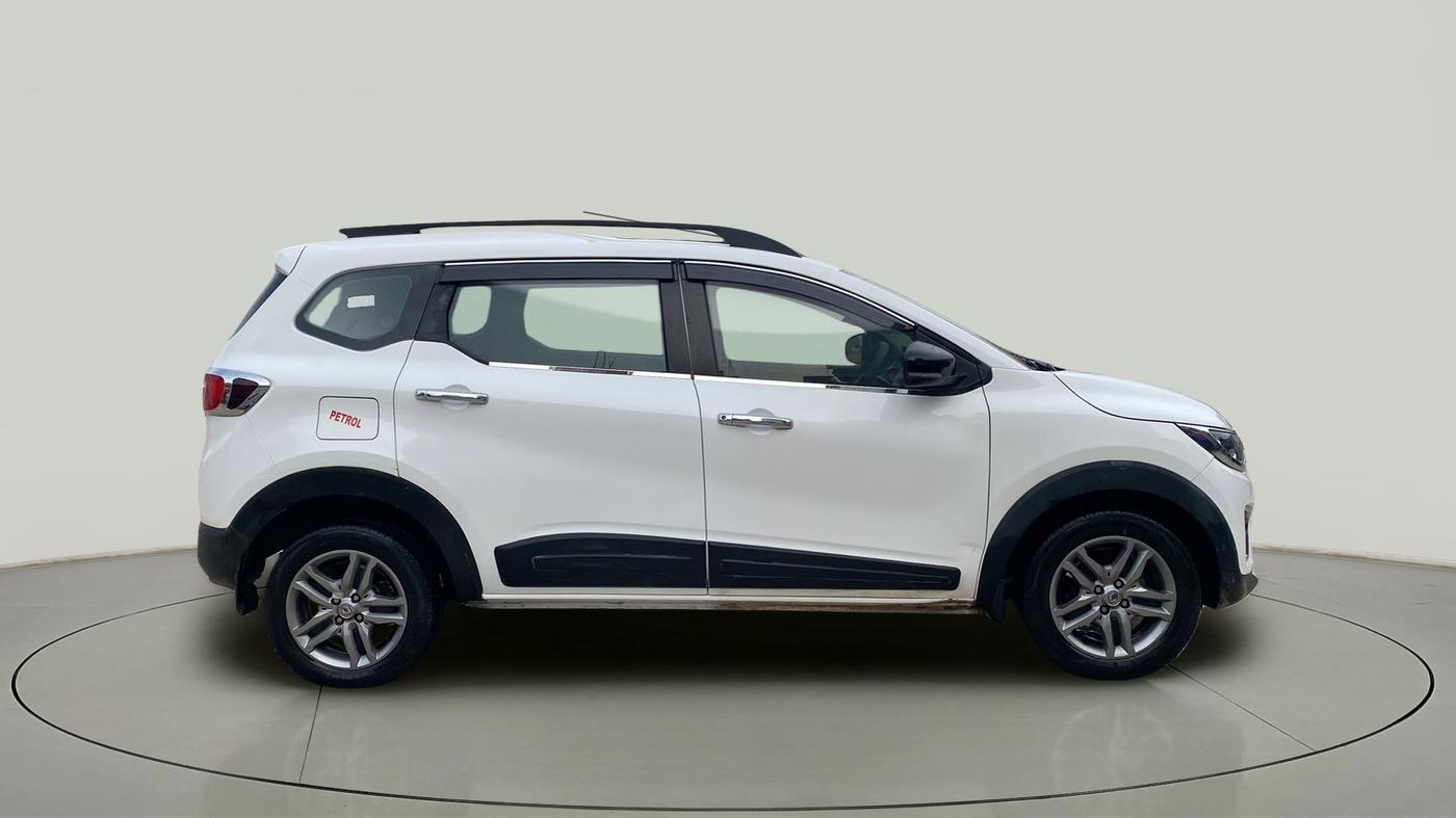 2022 Renault TRIBER RXZ, Petrol, Manual, 20,162 km, Right Side View