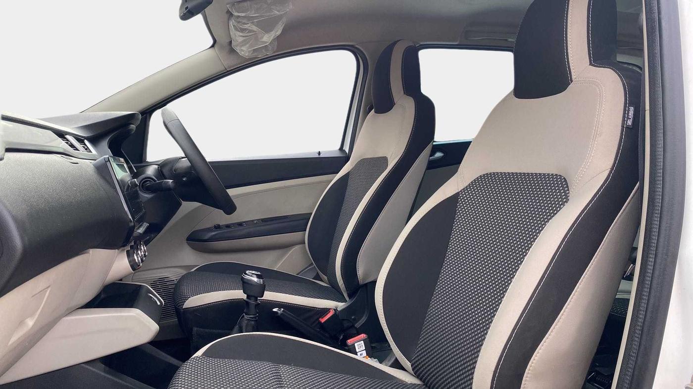 2022 Renault TRIBER RXZ, Petrol, Manual, 20,162 km, Right Side Front Door Cabin