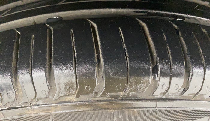 2020 Maruti S Cross ZETA 1.3, Diesel, Manual, 74,136 km, Left Front Tyre Tread
