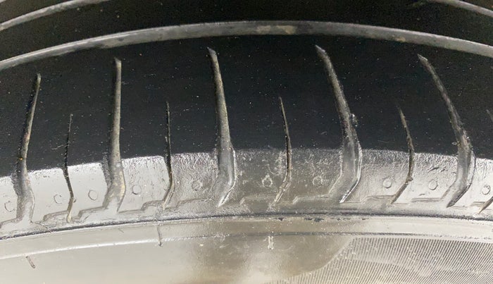 2020 Maruti S Cross ZETA 1.3, Diesel, Manual, 74,136 km, Left Rear Tyre Tread