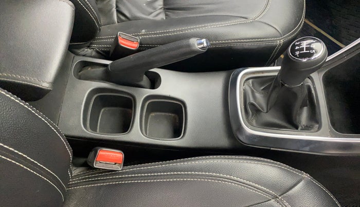 2020 Maruti S Cross ZETA 1.3, Diesel, Manual, 74,136 km, Gear Lever