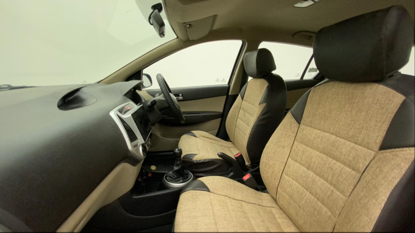 2012 Hyundai i20 MAGNA 1.2, Petrol, Manual, 53,256 km, Right Side Front Door Cabin