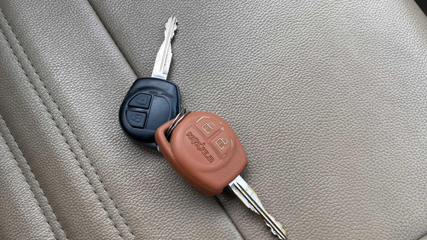 2016 Maruti Swift Dzire VXI, Petrol, Manual, 96,534 km, Key Close Up