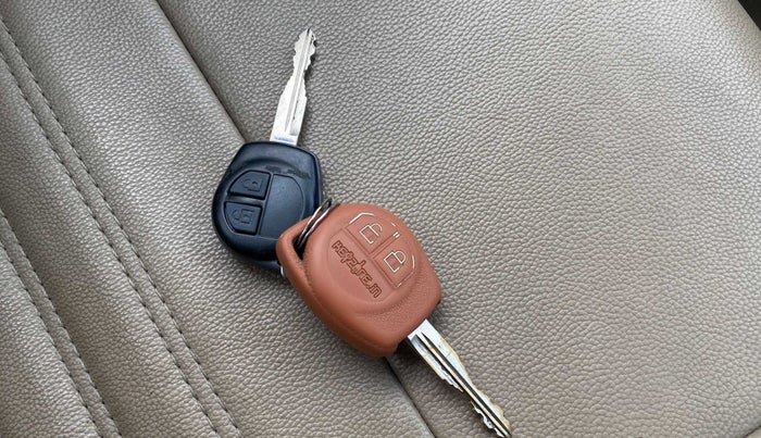 2016 Maruti Swift Dzire VXI, Petrol, Manual, 96,534 km, Key Close Up