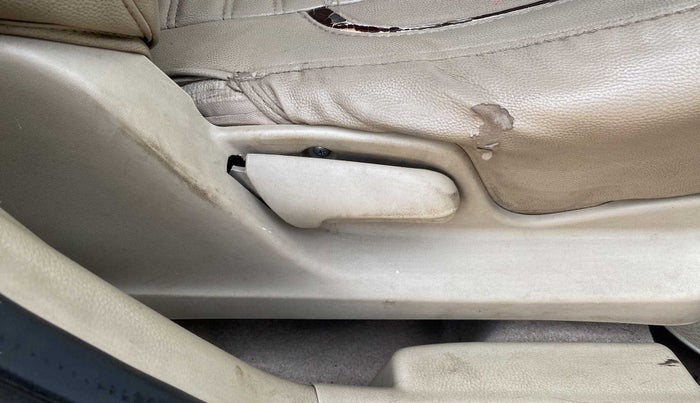 2016 Maruti Swift Dzire VXI, Petrol, Manual, 96,534 km, Driver Side Adjustment Panel