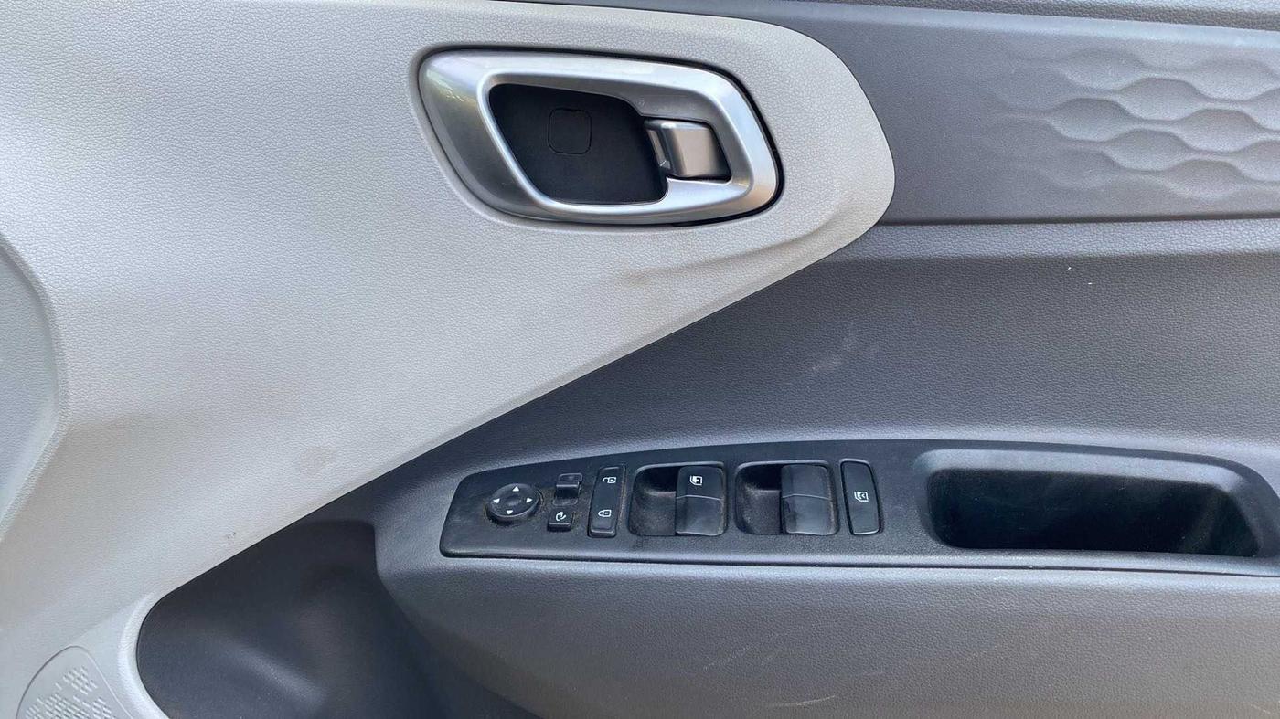 2021 Hyundai GRAND I10 NIOS SPORTZ AMT 1.2 KAPPA VTVT, Petrol, Automatic, 24,124 km, Driver Side Door Panels Control