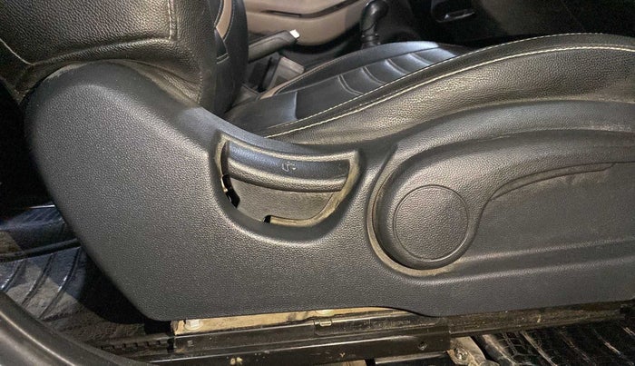 2015 Hyundai Elite i20 SPORTZ 1.2, Petrol, Manual, 38,640 km, Driver Side Adjustment Panel