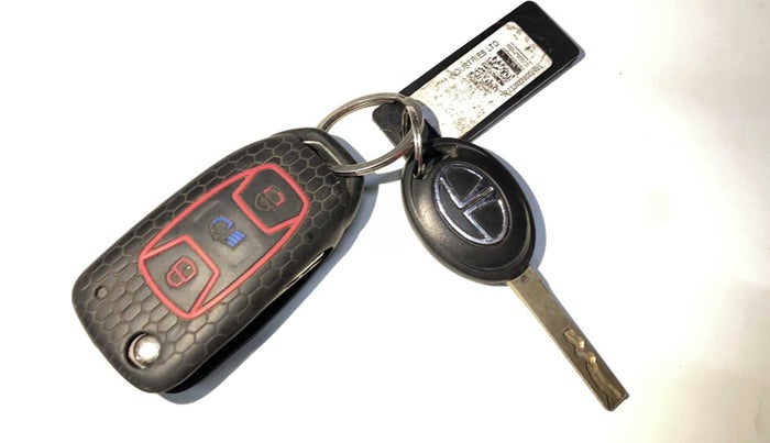 2020 Tata NEXON XZ PETROL, Petrol, Manual, 56,554 km, Key Close Up