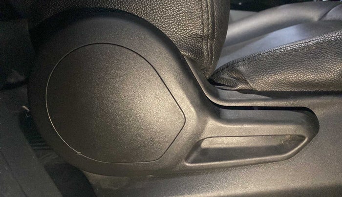 2020 Tata NEXON XZ PETROL, Petrol, Manual, 56,554 km, Driver Side Adjustment Panel