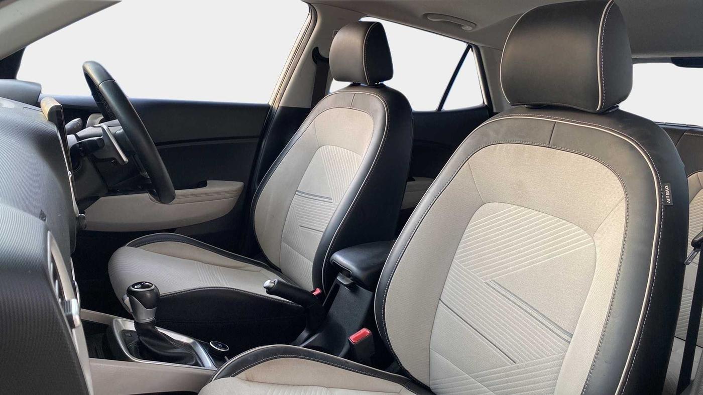 2022 Hyundai VENUE SX (O) 1.0 TURBO DCT, Petrol, Automatic, 8,226 km, Right Side Front Door Cabin