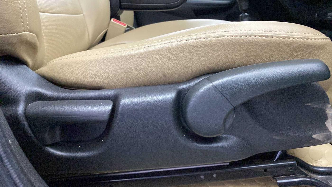 2017 Honda Jazz 1.2L I-VTEC V, Petrol, Manual, 41,271 km, Driver Side Adjustment Panel