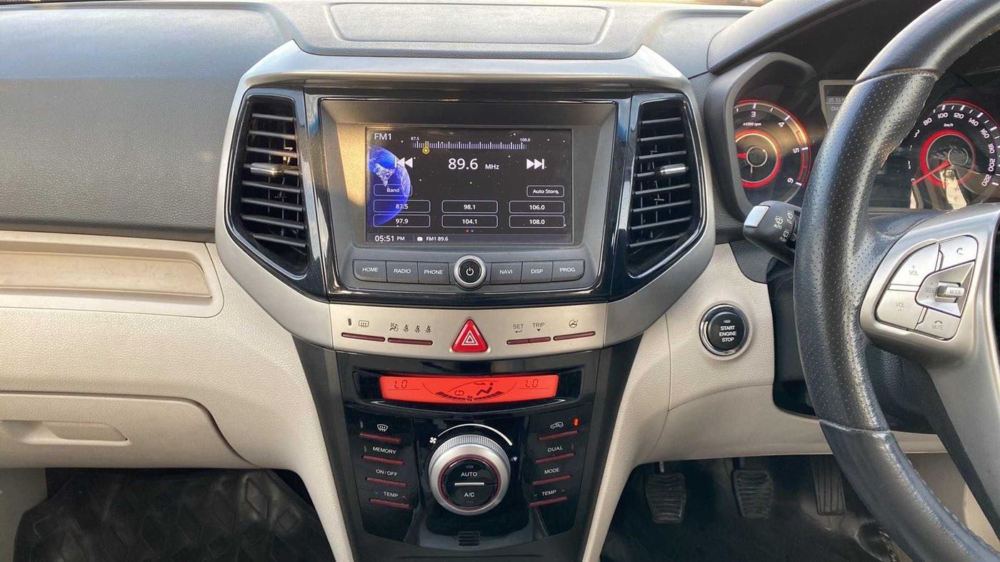2019 Mahindra XUV300 W8 (O) 1.5 DIESEL, Diesel, Manual, 43,184 km, Air Conditioner