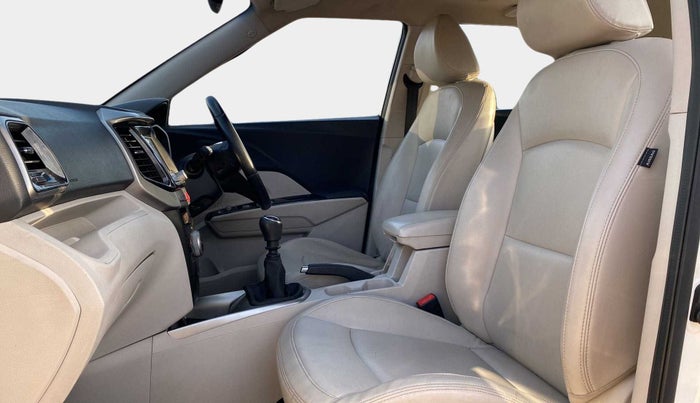 2019 Mahindra XUV300 W8 (O) 1.5 DIESEL, Diesel, Manual, 43,184 km, Right Side Front Door Cabin