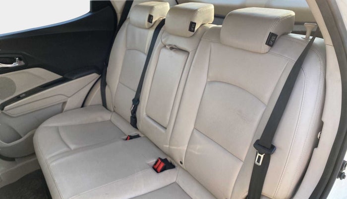 2019 Mahindra XUV300 W8 (O) 1.5 DIESEL, Diesel, Manual, 43,184 km, Right Side Rear Door Cabin