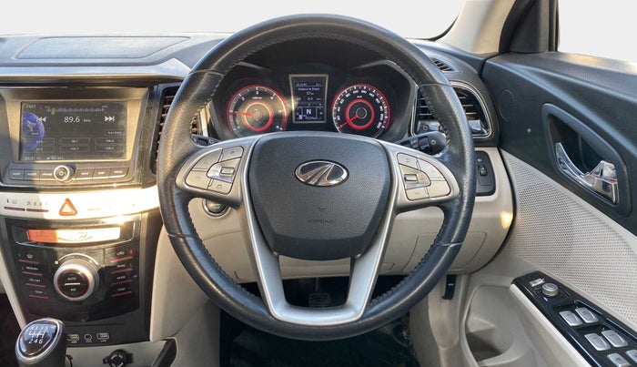 2019 Mahindra XUV300 W8 (O) 1.5 DIESEL, Diesel, Manual, 43,184 km, Steering Wheel Close Up