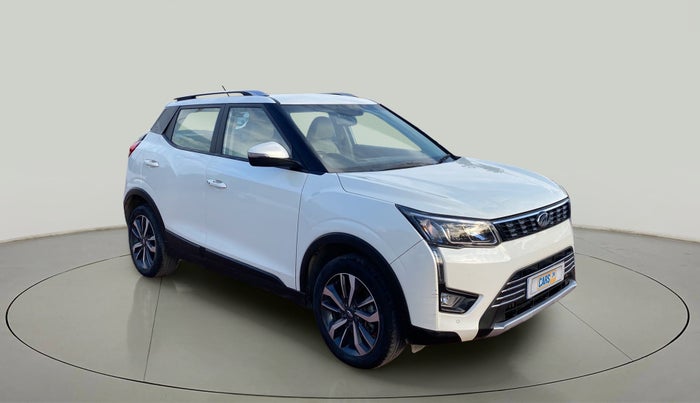 2019 Mahindra XUV300 W8 (O) 1.5 DIESEL, Diesel, Manual, 43,184 km, Right Front Diagonal