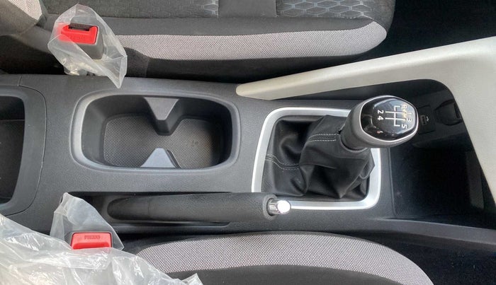 2022 Nissan MAGNITE XV MT, Petrol, Manual, 1,604 km, Gear Lever