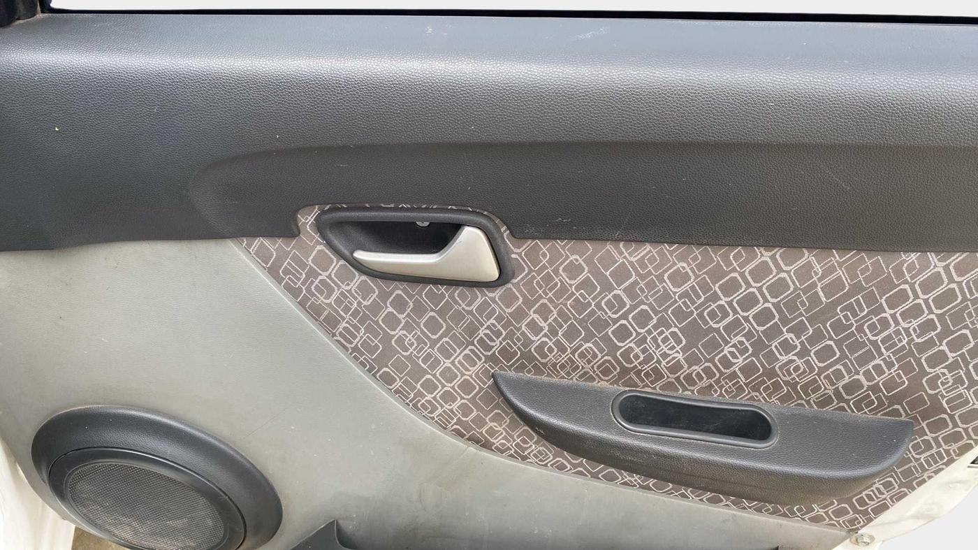2019 Maruti Alto 800 VXI, Petrol, Manual, 15,673 km, Driver Side Door Panels Control