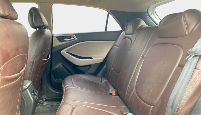 2015 Hyundai Elite i20 MAGNA 1.2, Petrol, Manual, 32,344 km, Right Side Rear Door Cabin