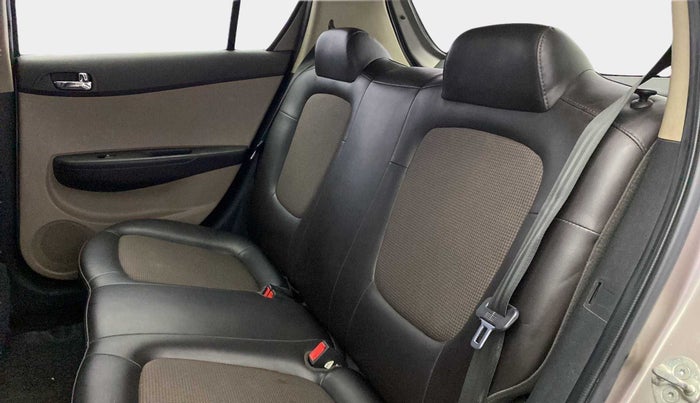 2013 Hyundai i20 MAGNA (O) 1.2, Petrol, Manual, 27,413 km, Right Side Rear Door Cabin