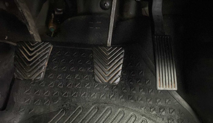 2013 Hyundai i20 MAGNA (O) 1.2, Petrol, Manual, 27,413 km, Pedals