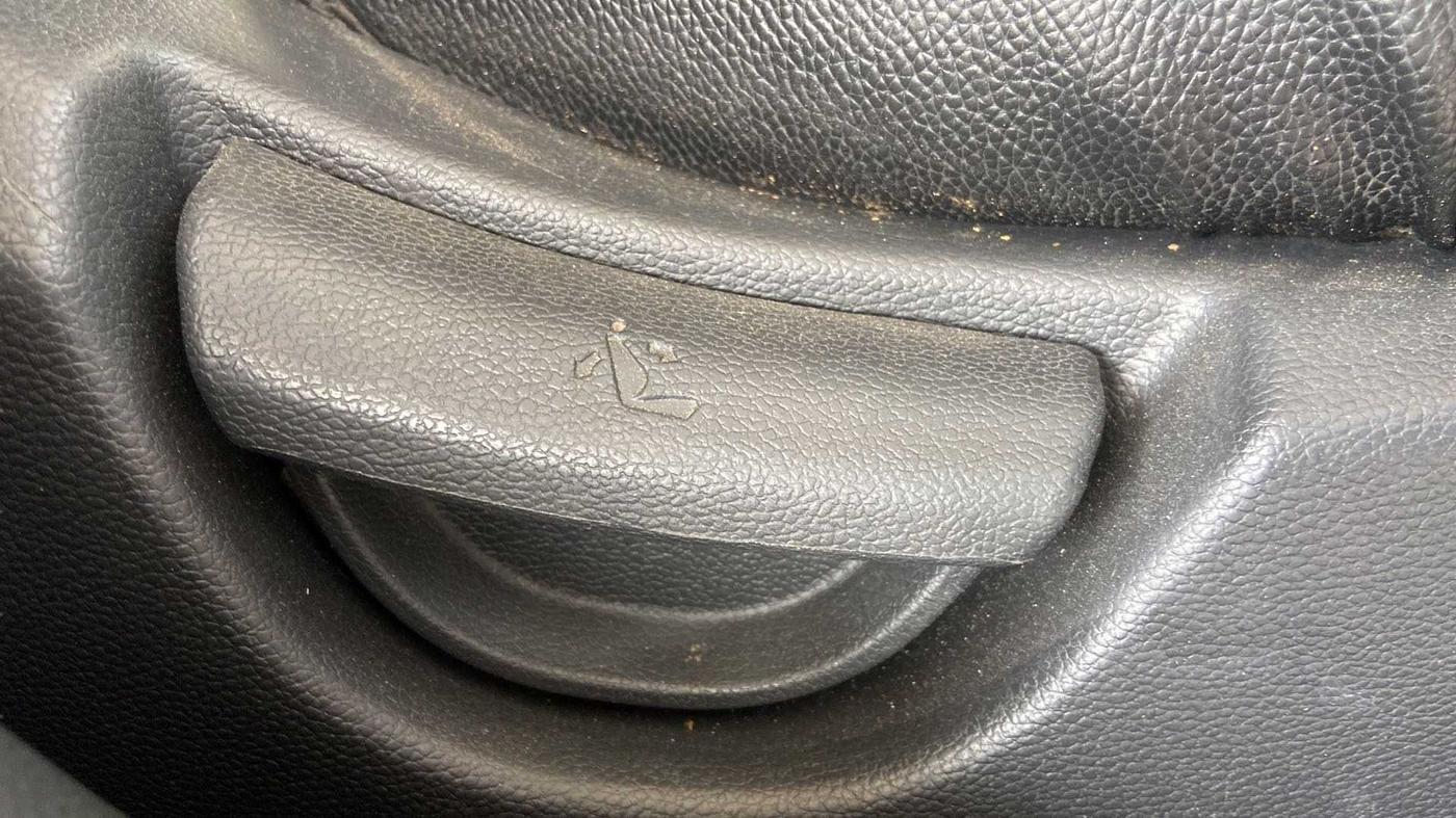 2019 Hyundai Grand i10 MAGNA 1.2 KAPPA VTVT, Petrol, Manual, 98,165 km, Driver Side Adjustment Panel