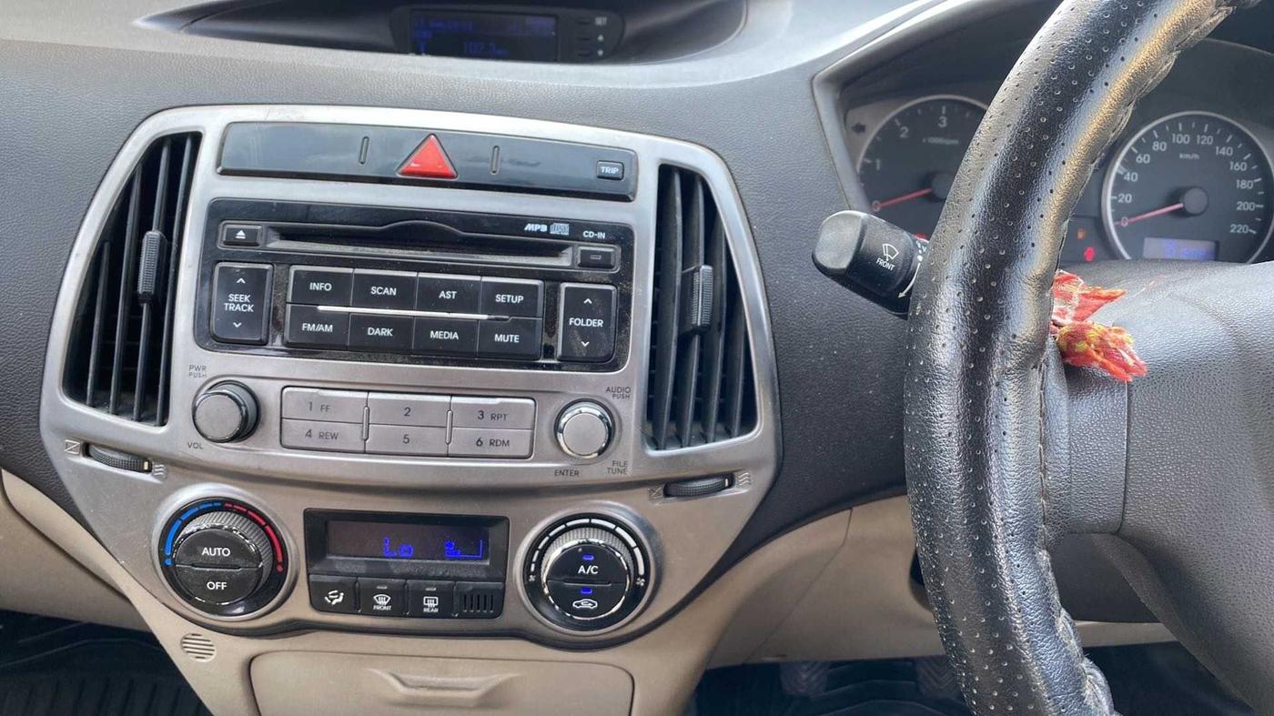 2013 Hyundai i20 MAGNA 1.4 CRDI, Diesel, Manual, 1,01,877 km, Air Conditioner