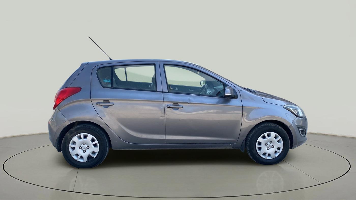 2013 Hyundai i20 MAGNA 1.4 CRDI, Diesel, Manual, 1,01,877 km, Right Side