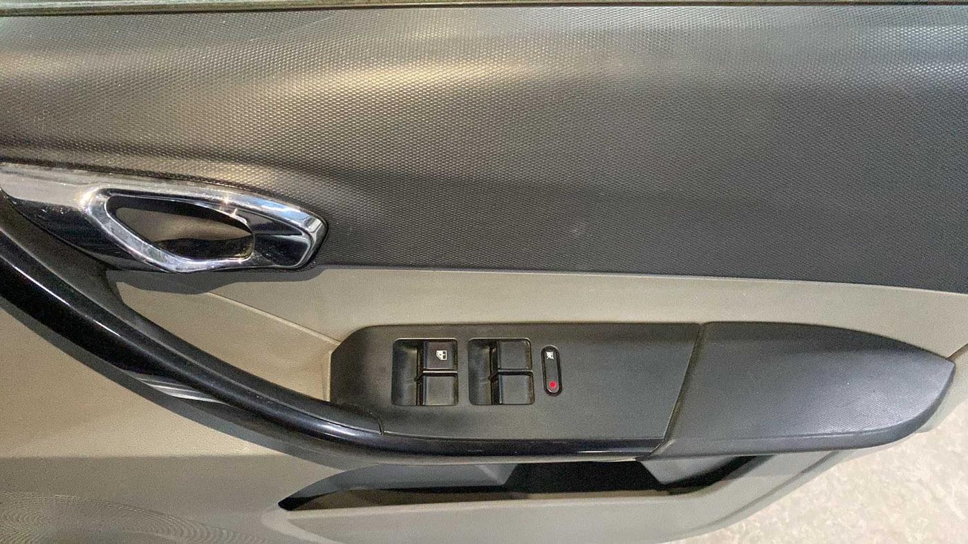 2018 Tata Tiago XZA PETROL, Petrol, Automatic, 29,742 km, Driver Side Door Panels Control