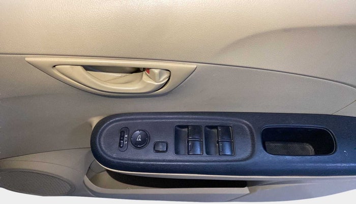 2015 Honda Amaze 1.2L I-VTEC S, Petrol, Manual, 69,534 km, Driver Side Door Panels Control