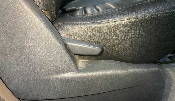 2017 Renault Duster 85 PS RXZ DIESEL, Diesel, Manual, 96,155 km, Driver Side Adjustment Panel