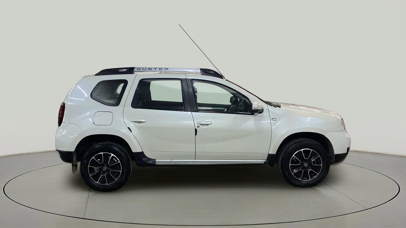 2017 Renault Duster 85 PS RXZ DIESEL, Diesel, Manual, 96,155 km, Right Side View