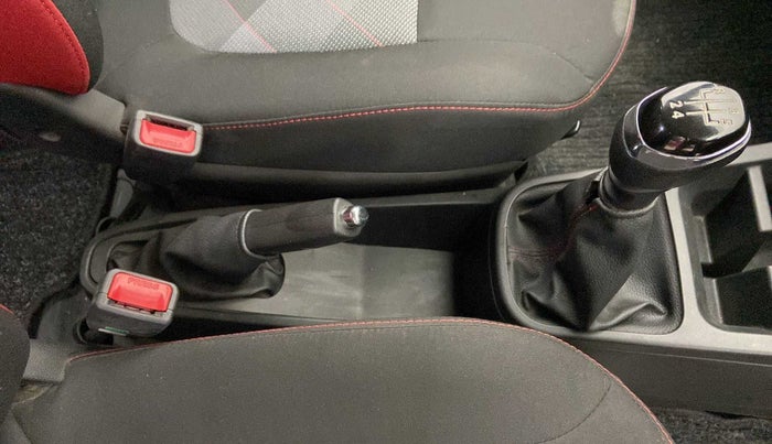 2020 Renault Kwid RXT 1.0 (O), Petrol, Manual, 14,506 km, Gear Lever