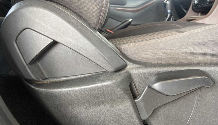 2018 Ford FREESTYLE TITANIUM PLUS 1.2 PETROL, Petrol, Manual, 95,695 km, Driver Side Adjustment Panel