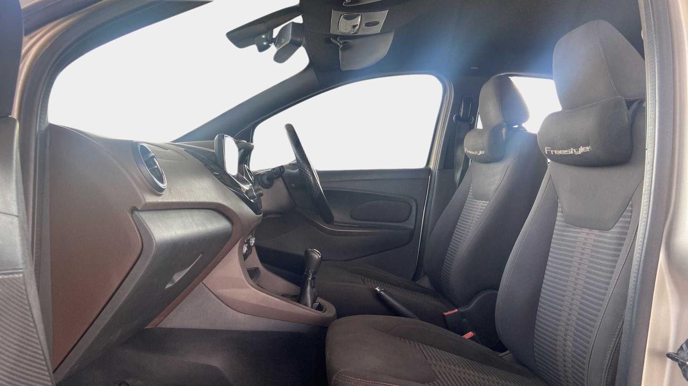 2018 Ford FREESTYLE TITANIUM PLUS 1.2 PETROL, Petrol, Manual, 95,695 km, Right Side Front Door Cabin