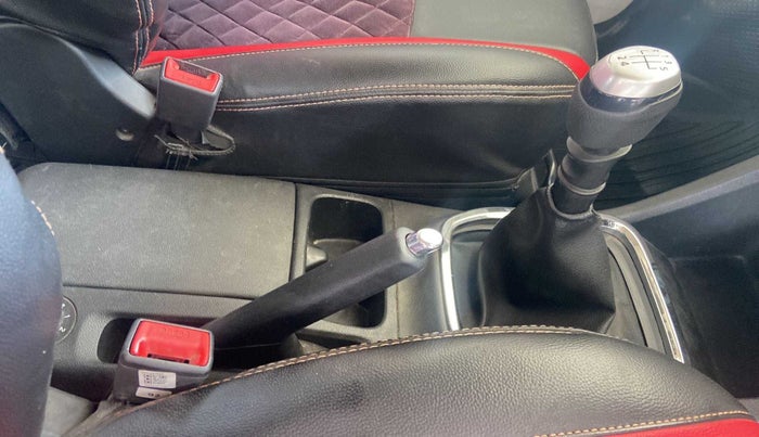 2019 Renault TRIBER RXZ, Petrol, Manual, 74,141 km, Gear Lever