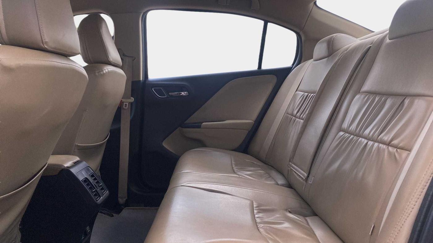 2018 Honda City 1.5L I-DTEC V, Diesel, Manual, 1,12,379 km, Right Side Rear Door Cabin