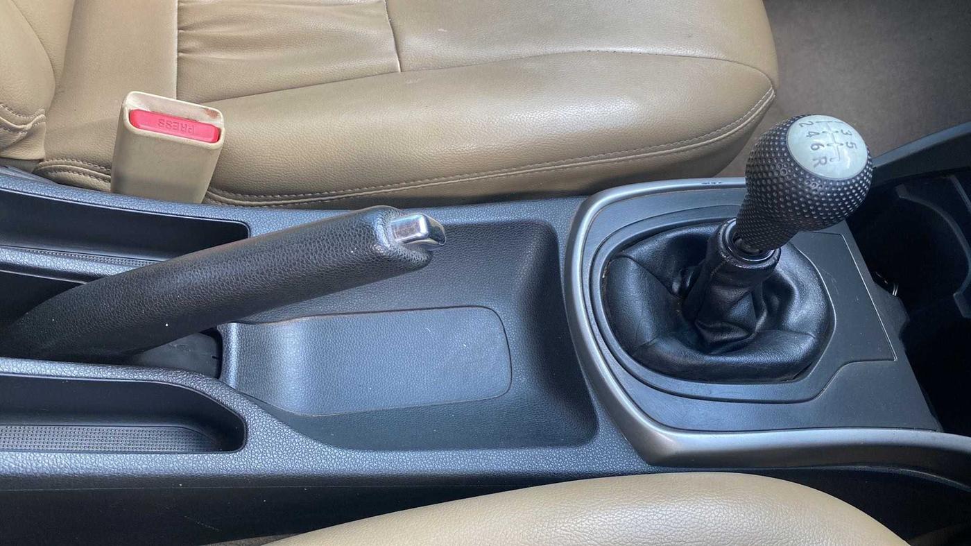 2018 Honda City 1.5L I-DTEC V, Diesel, Manual, 1,12,379 km, Gear Lever