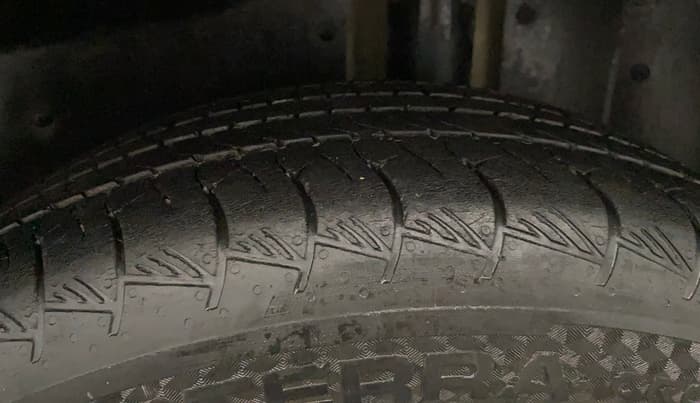 2021 MG HECTOR PLUS SMART 2.0 DIESEL TURBO MT 7-STR, Diesel, Manual, 87,830 km, Left Rear Tyre Tread
