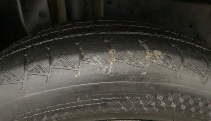2021 MG HECTOR PLUS SMART 2.0 DIESEL TURBO MT 7-STR, Diesel, Manual, 87,830 km, Right Rear Tyre Tread