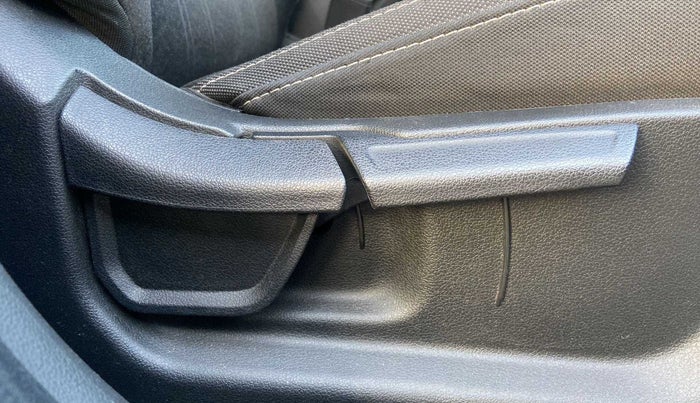 2022 Hyundai NEW I20 ASTA (O) 1.5 CRDI MT, Diesel, Manual, 6,459 km, Driver Side Adjustment Panel