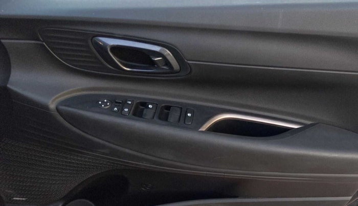 2022 Hyundai NEW I20 ASTA (O) 1.5 CRDI MT, Diesel, Manual, 6,459 km, Driver Side Door Panels Control