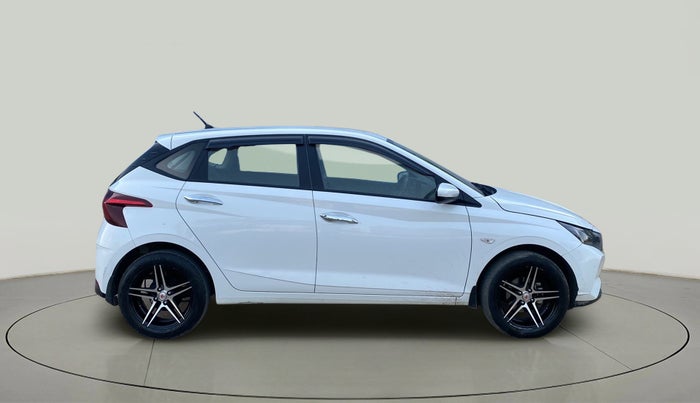 2021 Hyundai NEW I20 MAGNA 1.2 MT, Petrol, Manual, 29,382 km, Right Side