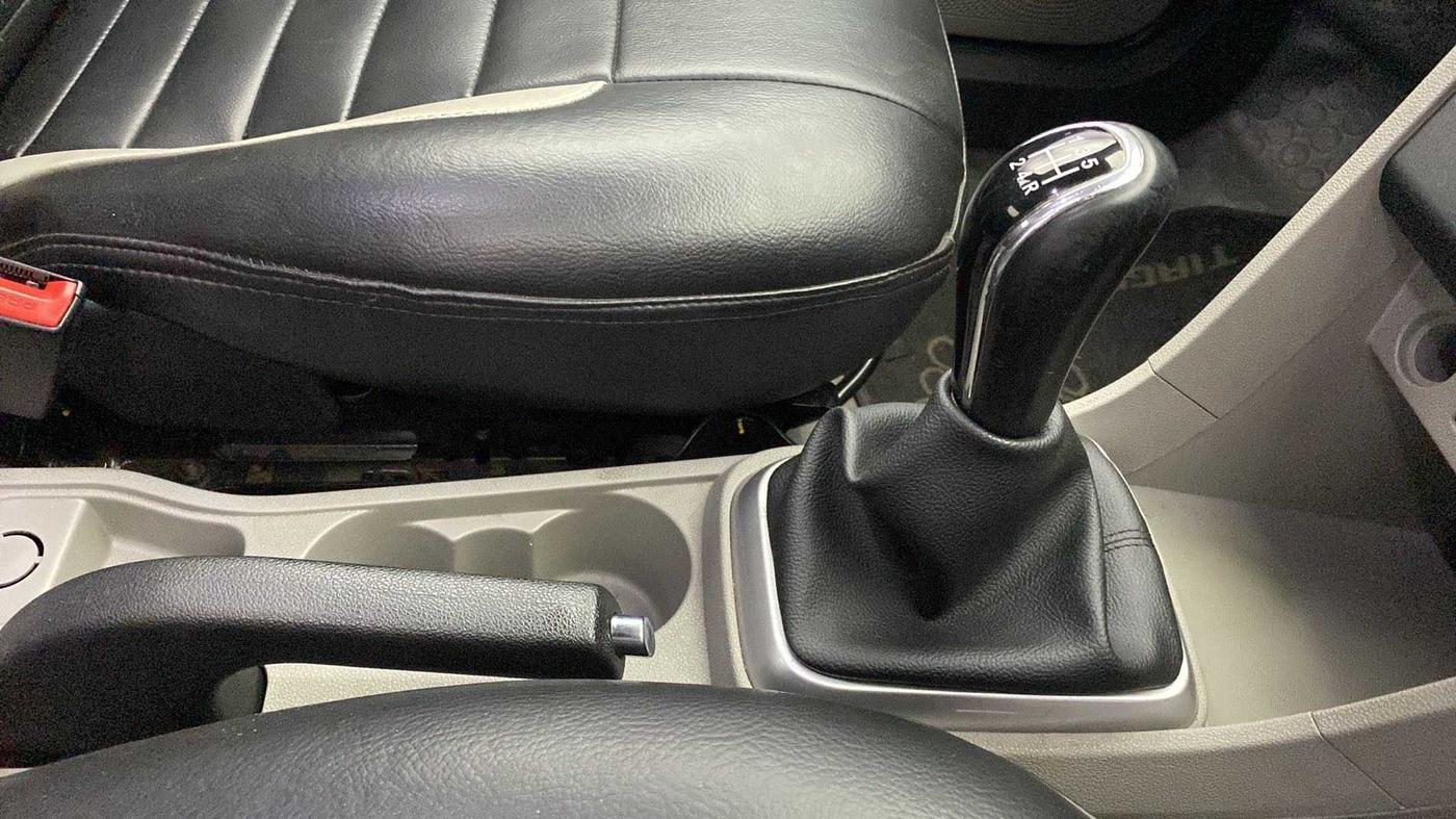 2016 Tata Tiago XZ PETROL, Petrol, Manual, 77,735 km, Gear Lever
