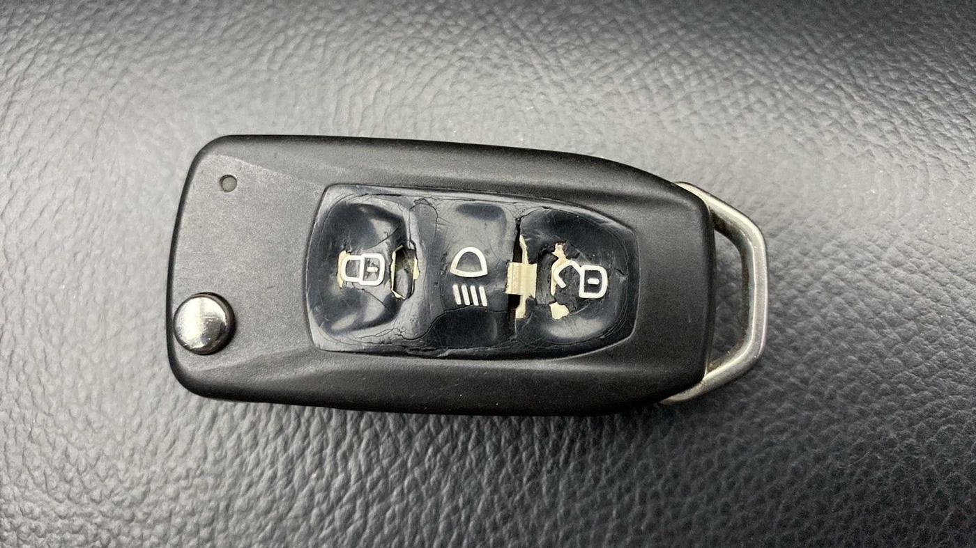 2016 Tata Tiago XZ PETROL, Petrol, Manual, 77,735 km, Key Close Up