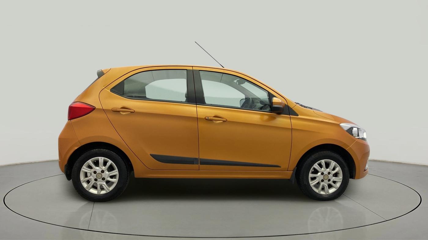 2016 Tata Tiago XZ PETROL, Petrol, Manual, 77,735 km, Right Side View