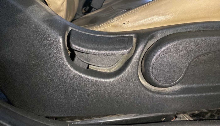 2017 Hyundai Verna 1.6 CRDI SX + AT, Diesel, Automatic, 95,428 km, Driver Side Adjustment Panel