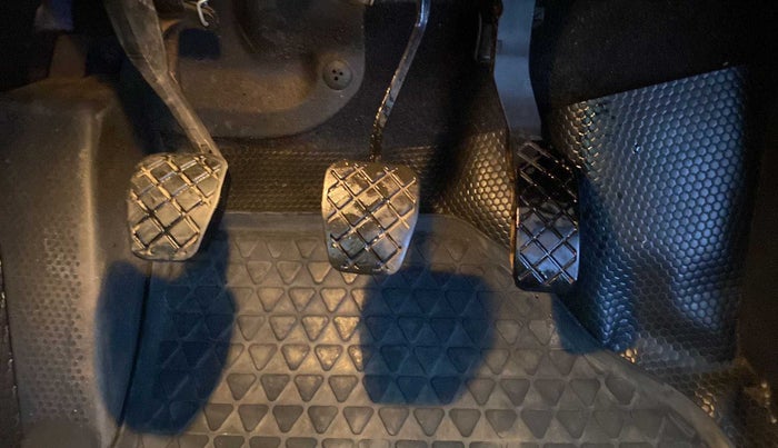 2018 Volkswagen Polo COMFORTLINE 1.0L MPI, Petrol, Manual, 24,341 km, Pedals