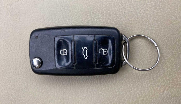 2018 Volkswagen Polo COMFORTLINE 1.0L MPI, Petrol, Manual, 24,341 km, Key Close Up